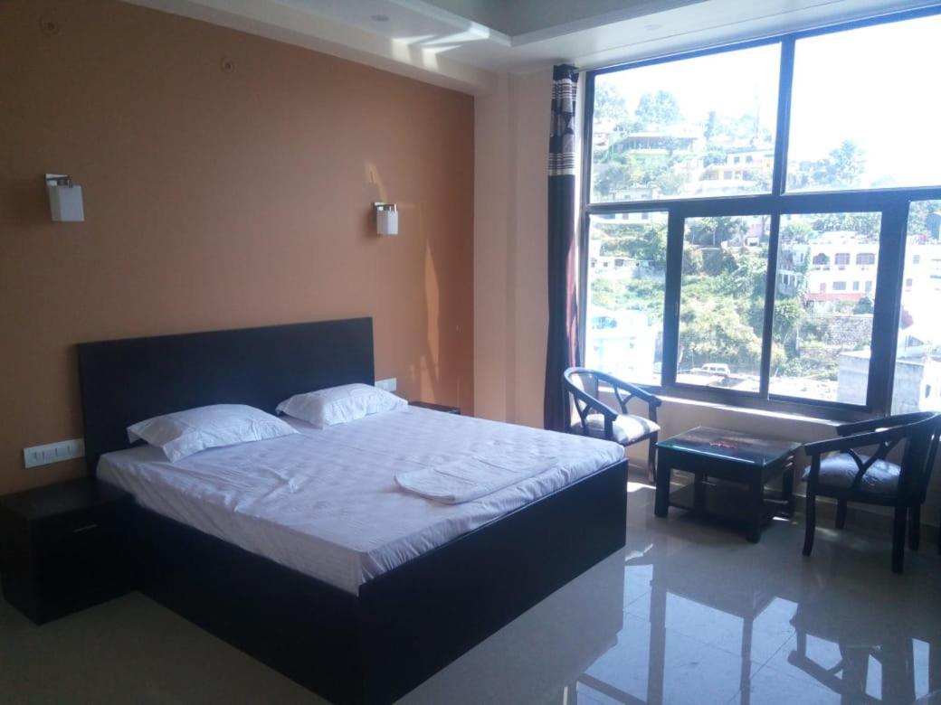Hotel-78 Pithorāgarh Kültér fotó