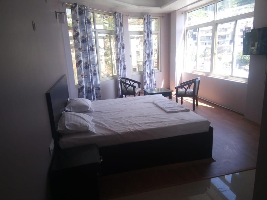 Hotel-78 Pithorāgarh Kültér fotó